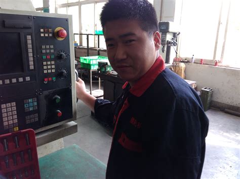 日常工作中如何对数控机床进行维护和保养_上海泉威数控模具培训学校