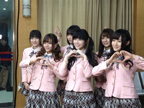 由SNH48成员组成的女子偶像组合@SNH48_7SENSES 在今日空降上海某品牌|女子|偶像组合|音乐派对_新浪新闻