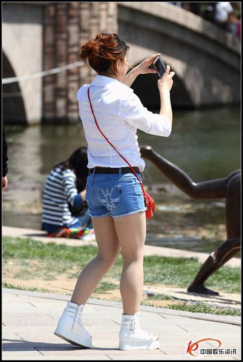 南湖公园里抓拍的一组美腿妹子们 - 中国娱乐资讯网CECET.CN