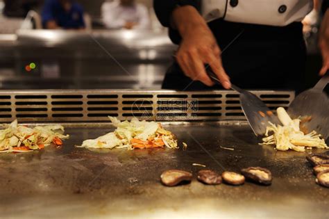 牛肉配蔬菜铁板烧日本料理高清图片下载-正版图片502871296-摄图网