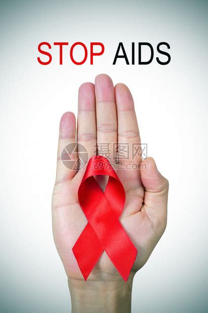 文本中禁止艾滋病和男人手高清图片下载-正版图片503146300-摄图网