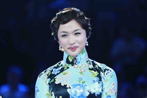 董艺薇图片