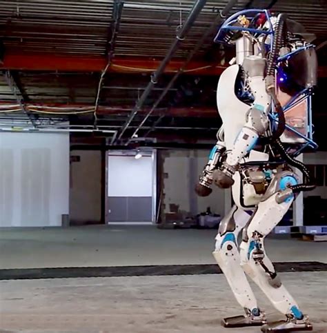 [贴图] * 体积更小更灵活:波士顿动力公司发布新版狗型机器人 * [推荐] - 科学探索 - 华声论坛
