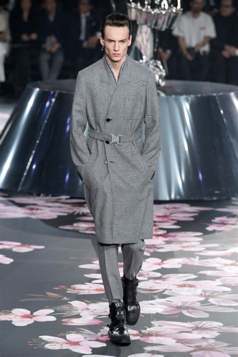 Dior Homme 2019早秋男装系列发布秀(Pre-Fall 2019)-天天时装-口袋里的时尚指南