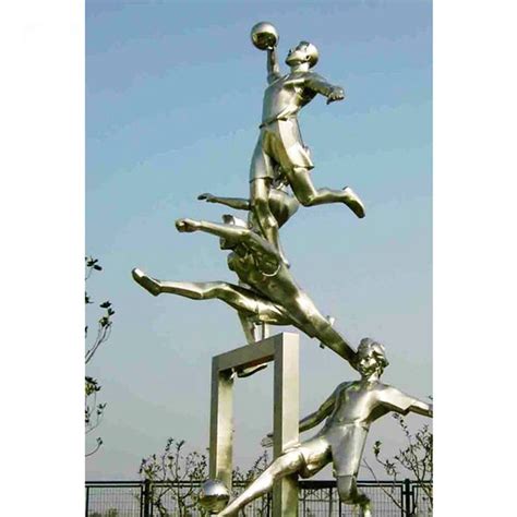 不锈钢篮球运动员人物雕塑 -宏通雕塑