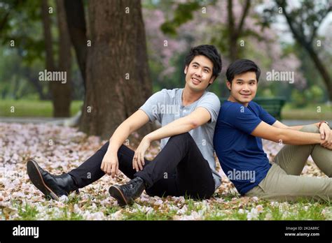 Gay asian men hi-res stock photography and images - Alamy