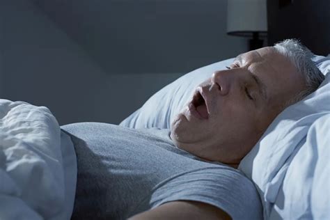 打呼噜是怎么回事（为什么睡觉会打呼噜？如何判断自己是否患上了“鼾症”？） | 说明书网