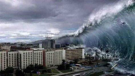 海啸大地震疯狂袭击日本，300天后日本就会沉没！一部灾难大片