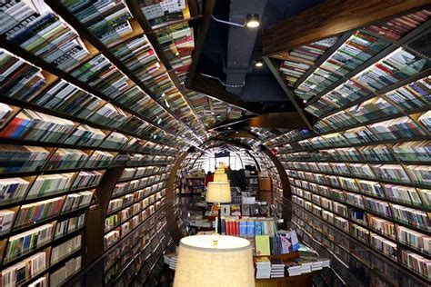 2023被称为“江苏最美书店”的扬州钟书阁，独特的内部设计吸引这众多创意爱好者与爱读者。5.书店区域_钟书阁-评论-去哪儿攻略