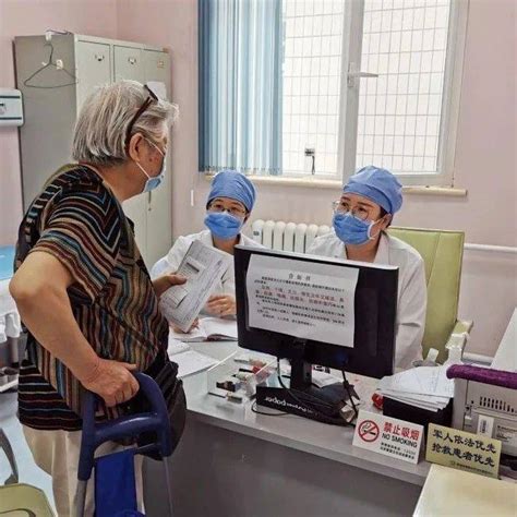 德胜社区卫生服务中心开展药物治疗管理药师跟诊服务_用药