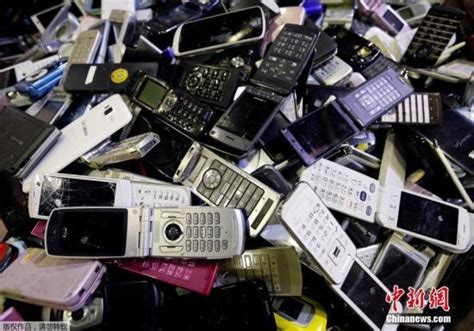 旧手机换盆换剪子，回收的旧手机都去了哪里？背后猫腻鲜为人知__财经头条