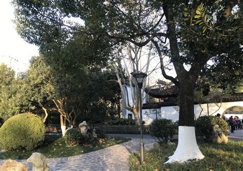 上海改造很成功的公园，过去曾是墓园，也是市区少见的五星级公园__财经头条