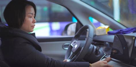 滴滴发布女司机数据：2020年新增女性网约车司机超26万_新民汇_新民网