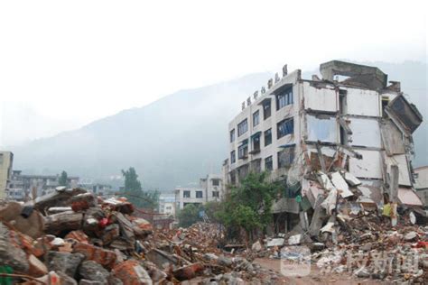 汶川地震中被救下的小男孩，做出了这个选择…_荔枝网新闻