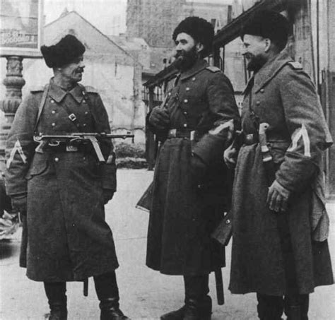 苏联以及沙俄时期有实行过如图所示的侧开襟套头衫军服么？ - 知乎