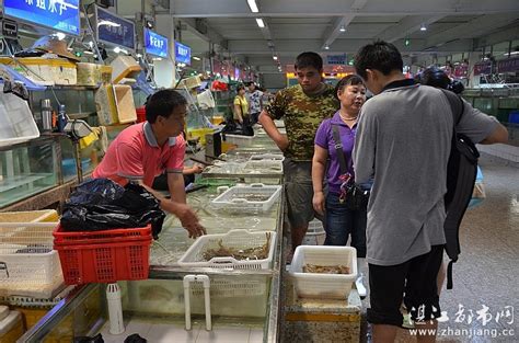 荣成有没有海鲜市场,荣成本地人去哪买海鲜,荣成石岛最大海鲜批发_大山谷图库