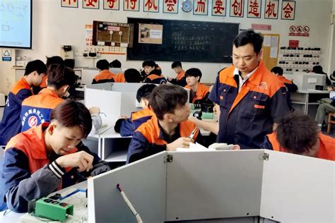 肇庆市领导到访新标智能生产中心视察，推进重点项目建设__凤凰网