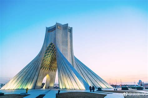 对伊朗人来说，自由纪念塔有种极其特殊的意义|自由纪念塔|林荫大道|塔顶_新浪新闻