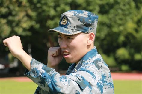致青春：军人的18岁_手机新浪网
