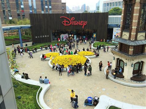 全球最大迪士尼商店今日在上海陆家嘴开业_联商网资讯中心