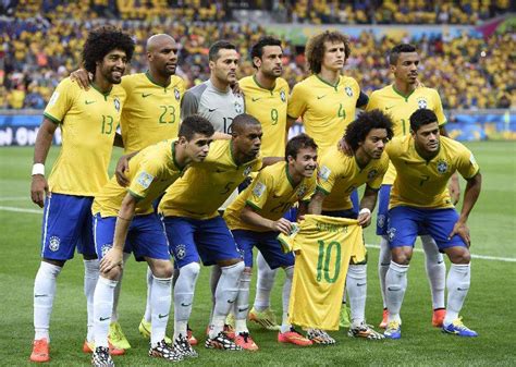 赛场上的球员图片-进球的巴西球员素材-高清图片-摄影照片-寻图免费打包下载