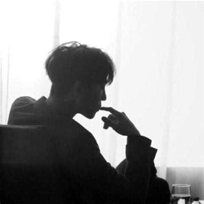 非主流男生qq头像黑白