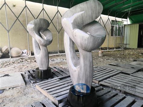 深圳玻璃钢抽象小鹿动物雕塑生产厂家_中科商务网