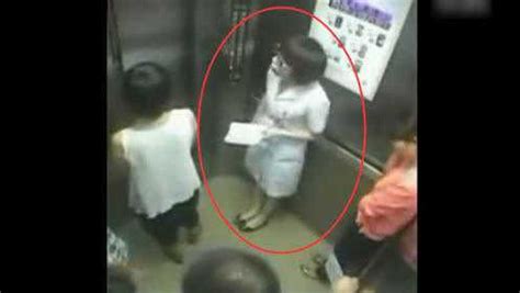 深圳女护士惨遭电梯夹死监控视频曝光，吓坏众人_腾讯视频