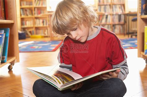 你家有书房吗？一个让孩子安静读书的地方，对孩子的成长至关重要