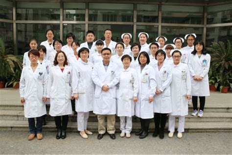 入院首日，护理部栾晓嵘主任、刘春兰副主任出席欢迎仪式，并分别致辞。