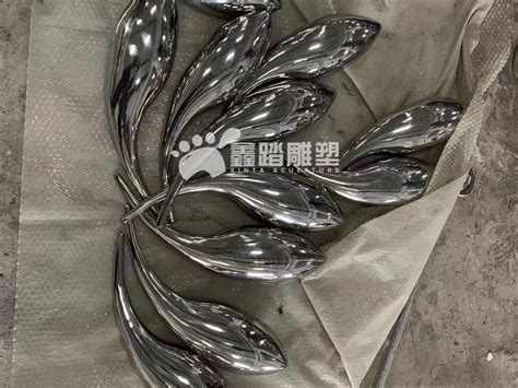 呆萌可爱的不锈钢鱼雕塑 景墙抽象不锈钢鱼群雕塑图片_xt188869-站酷ZCOOL