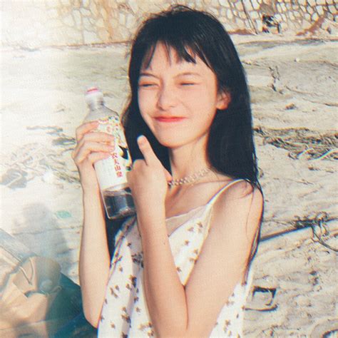 温柔甜美小鹿女生头像