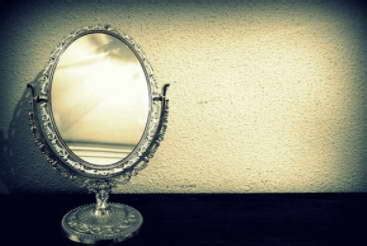 镜子和照片中的你是你真实的相貌吗？听完科学的解释你就明白了_效应