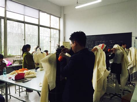服装设计零基础课程培训课程-深圳时装画技法培训-CFW服装教培网