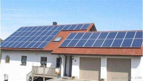 家家房顶装上太阳能电池板，光伏发电照亮脱贫致富路__凤凰网