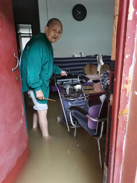 河南新乡一养老院遭河水倒灌：126名老人需要米面油等物资|养老院|河南省|新乡市_新浪新闻
