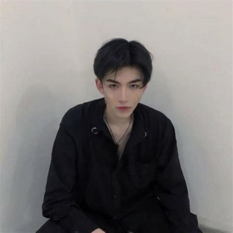 非主流刘海帅哥头像真人