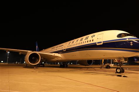 晓峰近距离 | 海南迎来武汉复航“第一飞” 48名旅客抵达三亚-新闻中心-南海网