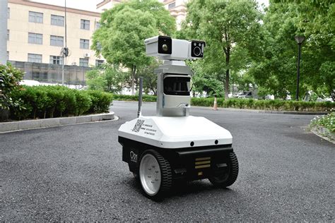 变电站轮式智能巡检机器人 智能巡检设备 四轮驱动