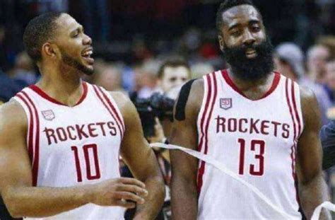 图文:[NBA]火箭vs爵士 麦迪带球突破-搜狐体育