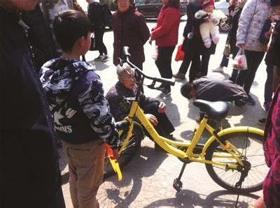 骑自行车被小车撞怎么处理，请问骑自行车撞车了要怎么处理？ - 综合百科 - 绿润百科