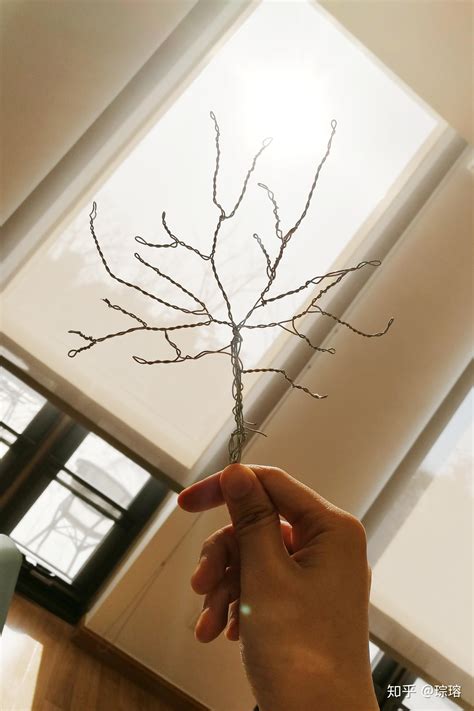 瞅瞅教你做：用细铁丝制作漂亮的大树装饰品_爱折纸网