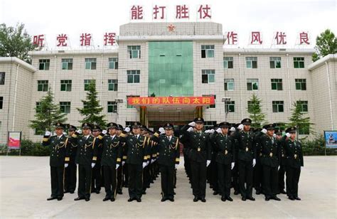 图解：军改一年间，解放军“穿”之变 - 中国军网