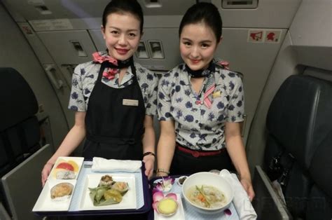 东航：既烹精品云端餐饮，也备空中家常美食-中国民航网