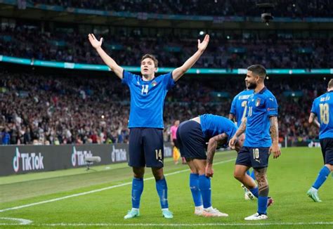 意大利5-3点球胜西班牙进决赛 时隔8年再度进军决赛 - 风暴体育