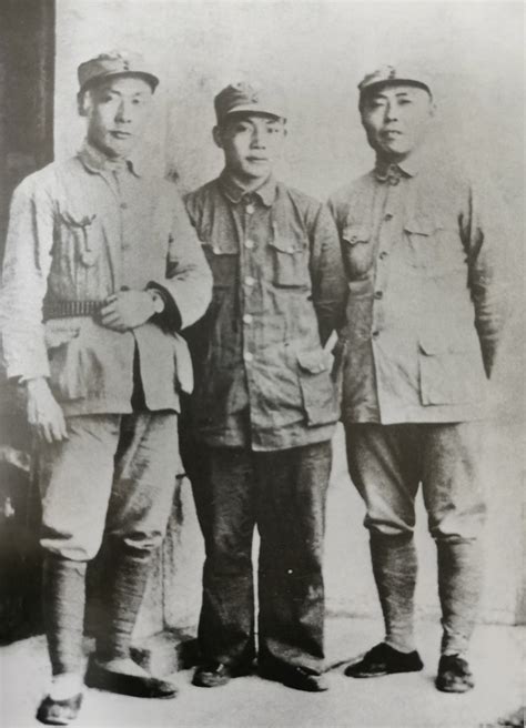 粟裕一手建立的苏中军区，走出2位上海市委书记，他们都是谁？