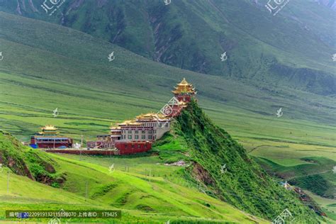 西藏昌都丁青高原风光寺庙,高原平原,自然风景,摄影,汇图网www.huitu.com