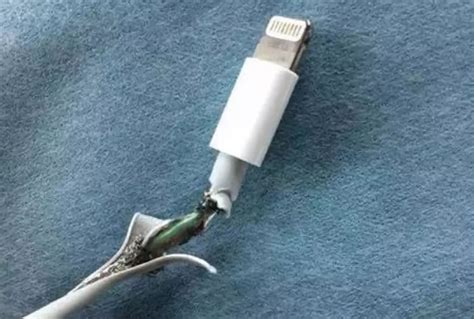 苹果客服回应多人被充电头电到甚至电伤：电流在安全范围内 - 通信终端 — C114通信网