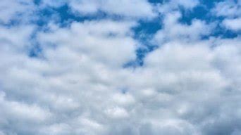 4k白云的延时，背景是蓝天。滚滚的浮云在夏天的天空上移动_3840X2160_高清视频素材下载(编号:13275554)_全部_光厂(VJ师网 ...