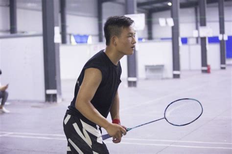 “羽动青春，羽你同行”——美术系参加羽毛球比赛载誉而归 - 部门动态 - 安徽艺术职业学院
